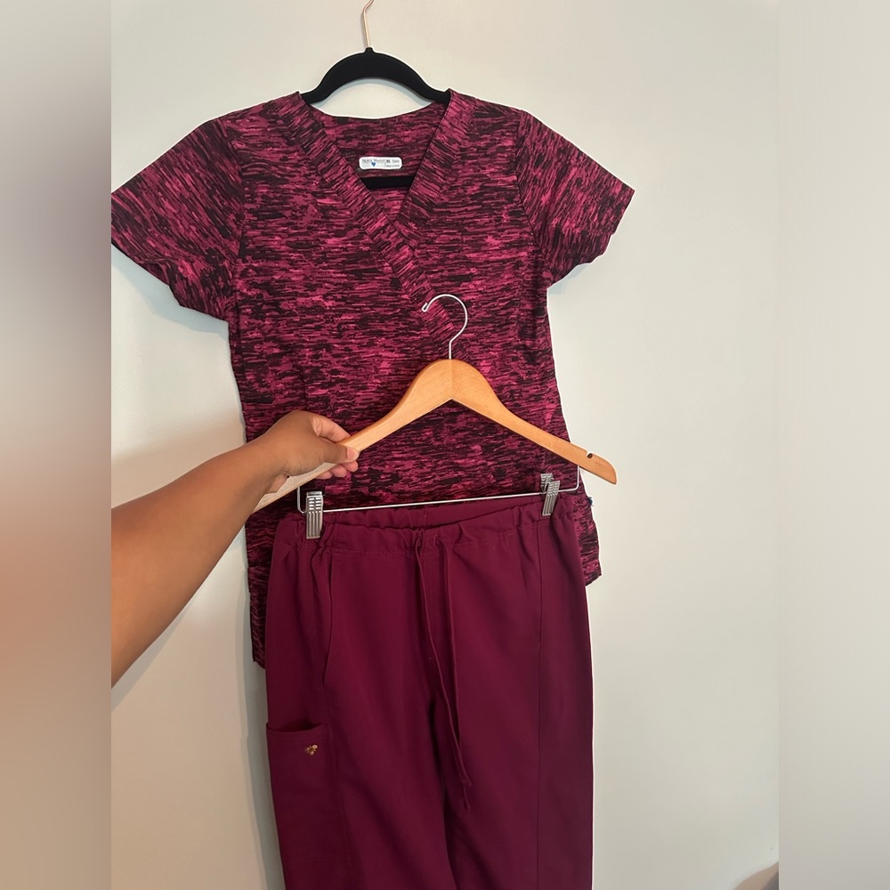 BURGUNDY SCRUB SET